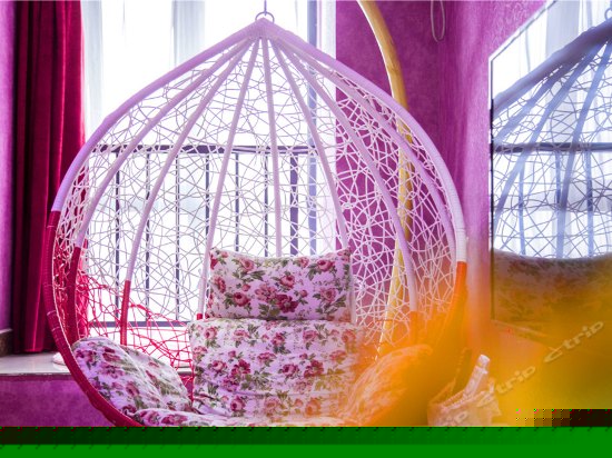 温馨情侣圆床房