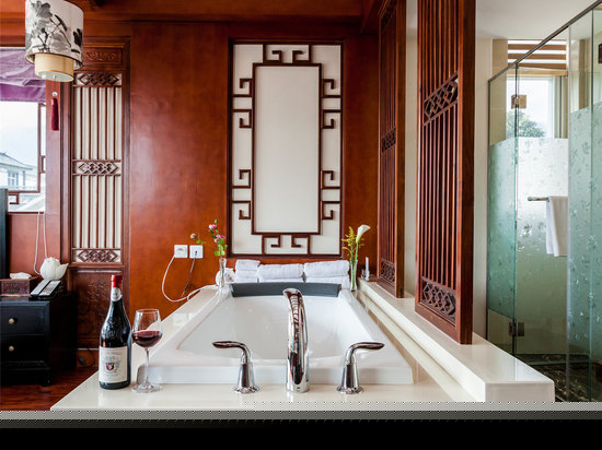 莲的守候豪华大床房