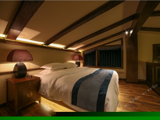 藏式风情极致奢华复式套房