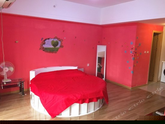 花好月圆主题房