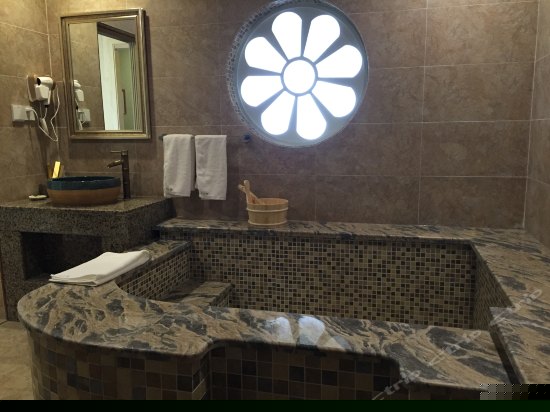 一线江景榻榻米温泉房