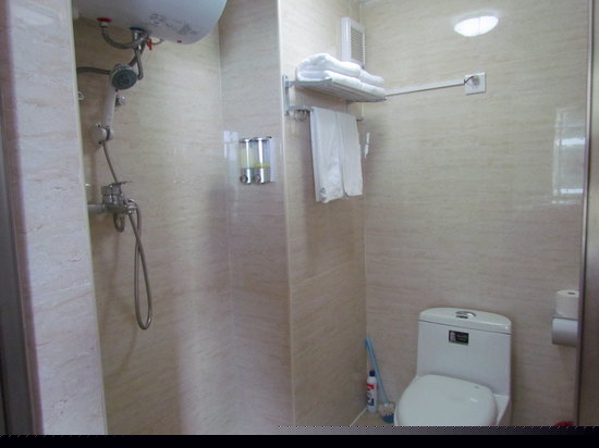 温馨蜜月圆床房