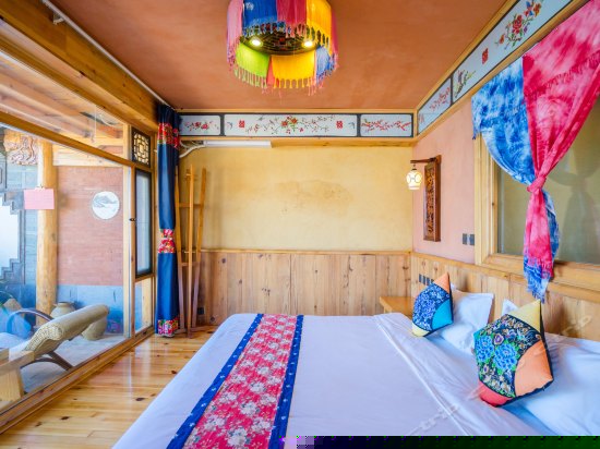 豪华蜜月阳台海景房（二号院）