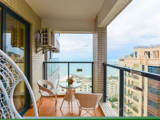 阳台海景圆床房