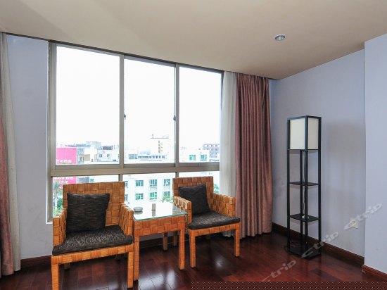 标准商务大床房