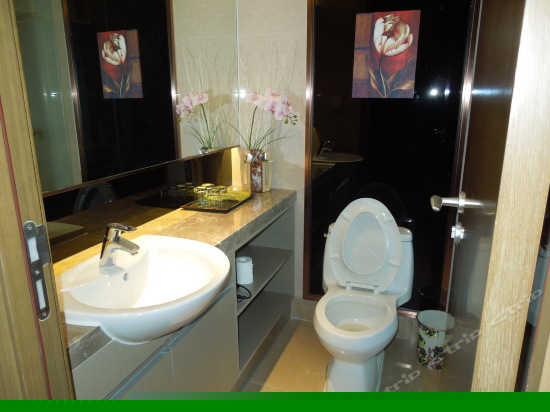 假日狂欢四人公寓