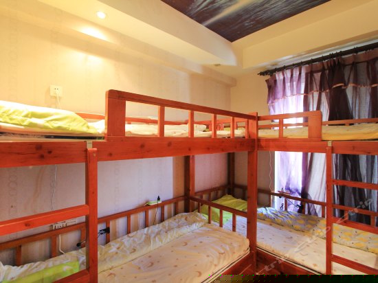 星空四人间（床位）