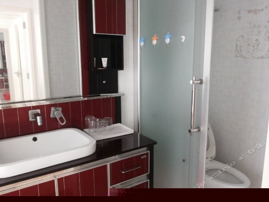 蜜月两房两厅套房