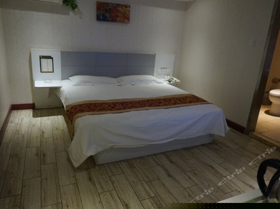 经济大床房（无窗）