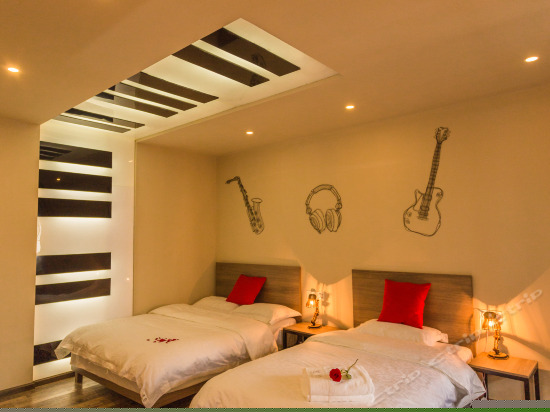 钢的琴院景家庭