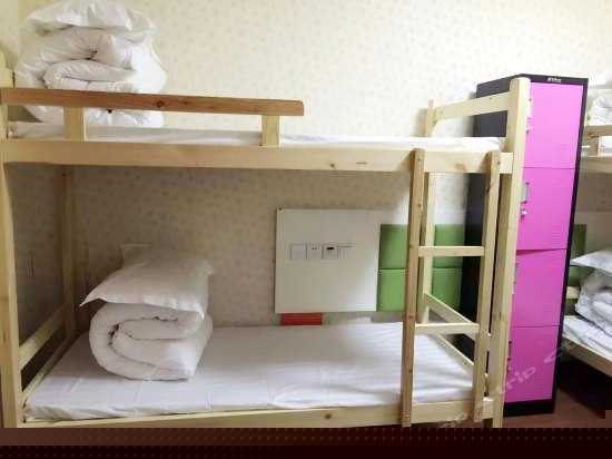 女生四人床位房