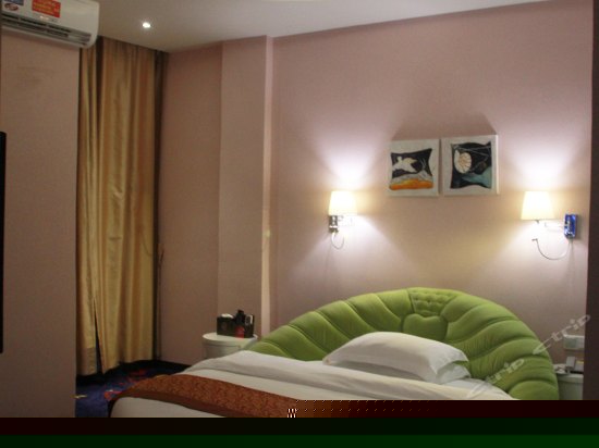 个性圆床房(无窗）