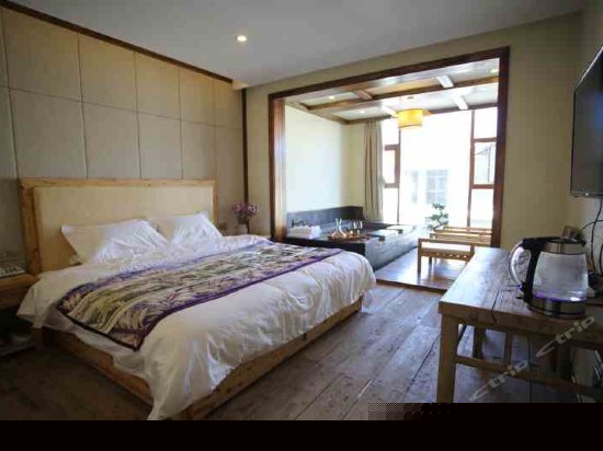 云心古香古色火山汤池套房