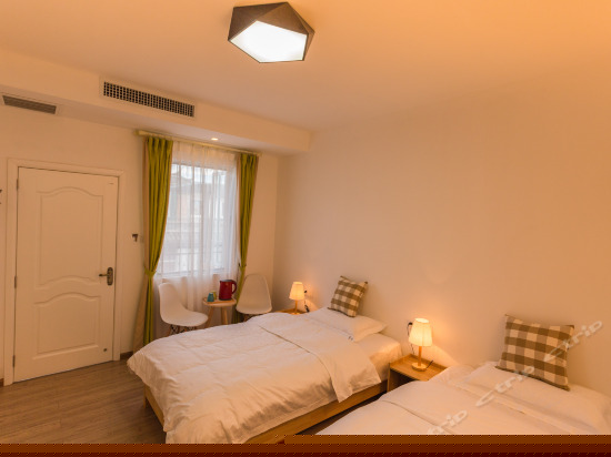 格子控院景双床房