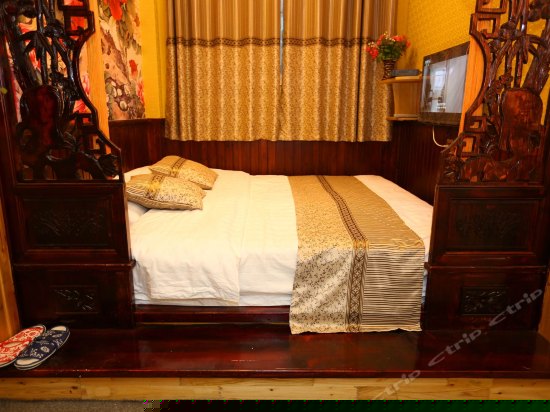 201鸟语花香大床房