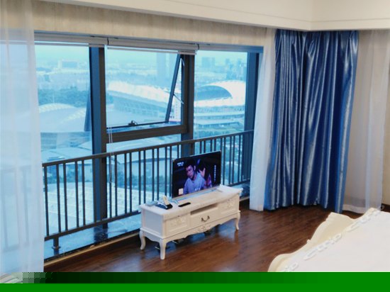 欧式湖景大床房