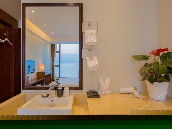 杨柳岸海景大床房