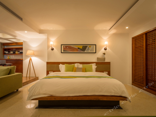 180度蜜月汤池亲水大套房