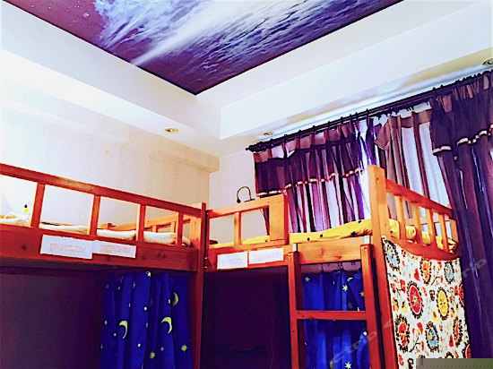 星空四人间（床位）