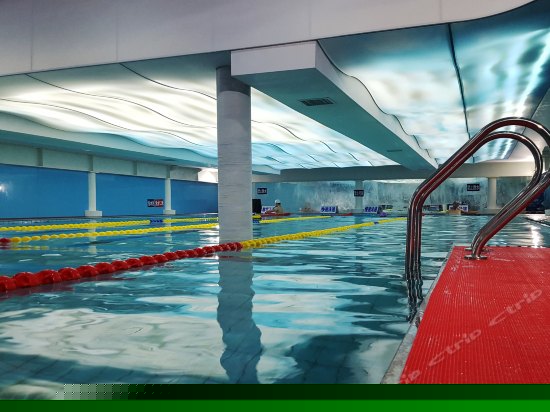 室内游泳池
