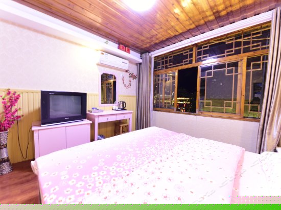 无敌江景情侣间