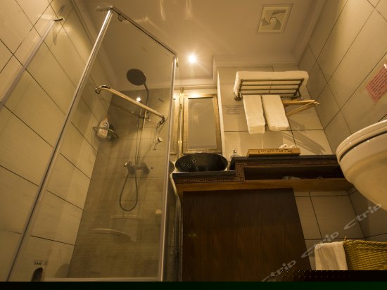 芙蓉池园景家庭房