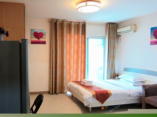 豪华电脑大床房