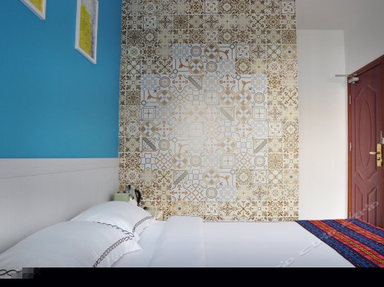 你好色彩阳台海景大床房