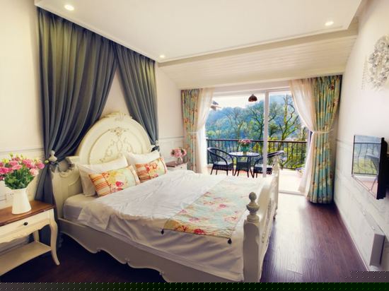 极致山景套房（露台景观）