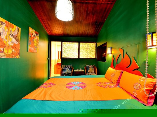 豪华天窗蜜月房