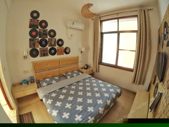 摇滚时代大床房