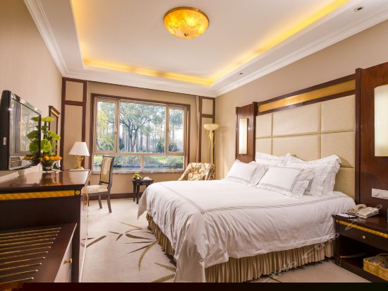 2号楼亲水大床房