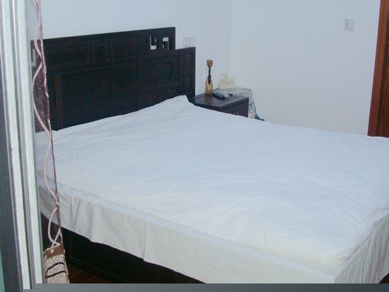 豪华红木大床房