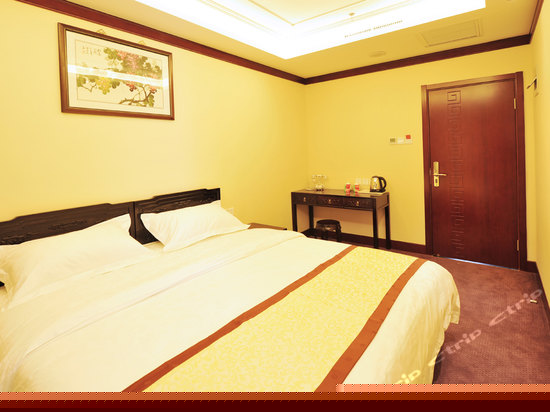 大床间（带电脑）