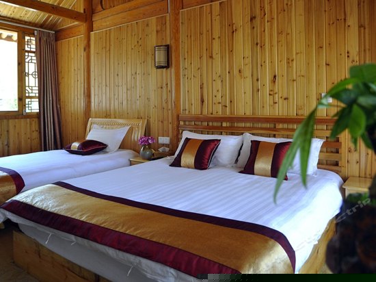 白族民居观景家庭房