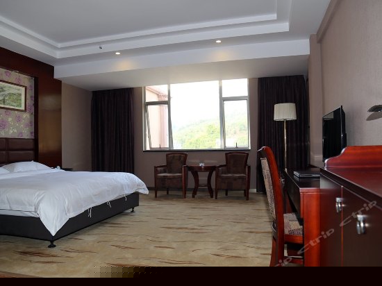 豪华山景大床房