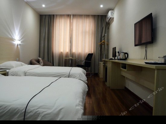 豪华电脑双床间