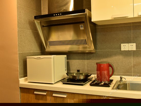 豪华夜景大床房