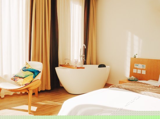 豪华山景大床房