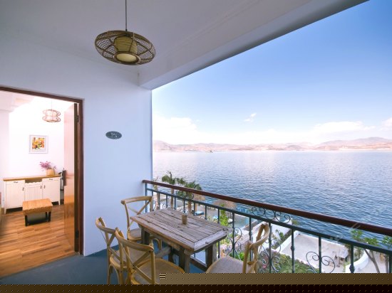 高级花园海景大床房