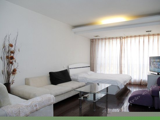 豪华商务大床房