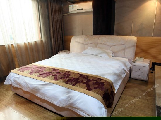 跃层大床房