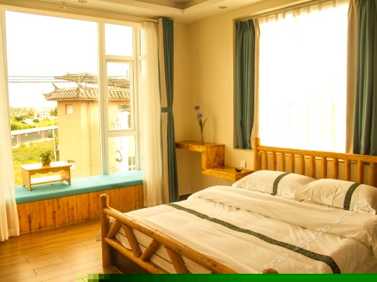 阳光蜜月大床房