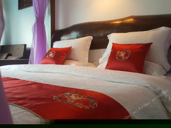 凤栖花语-观景阳台超级大床房