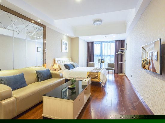 豪华商务大床房