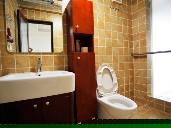 阳台海景两室两厅精装套房