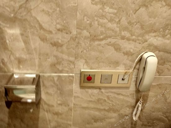 标准双床房（无窗）