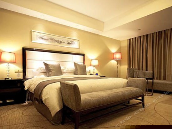 豪华大床房