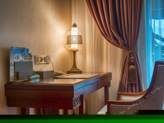 豪华景观大床房