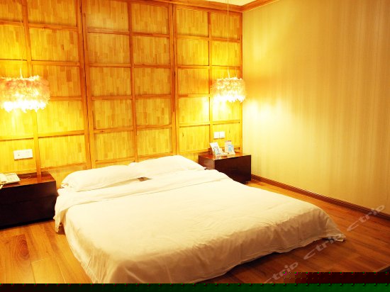 榻榻米风情特色房